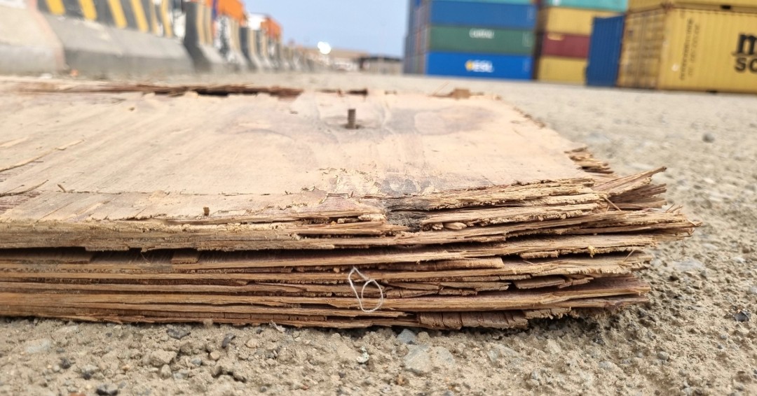 Shipping Container Floor Delamination vs Floor Broken